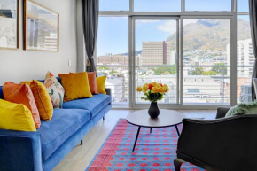 Zara - Luxurious 1 bed, City & Mountain Views in City Centre